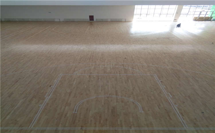 專業(yè)體育木地板是這樣的